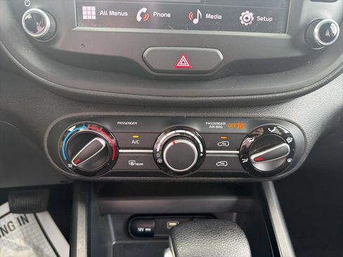 Used 2023 Kia Soul LX w/ LX Technology Package FWD image 23