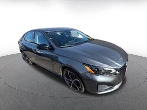 Used 2025 Nissan Altima 2.5 SR image 1