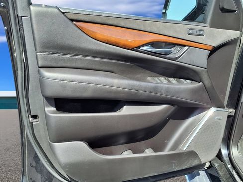 Used 2019 Cadillac Escalade Premium Luxury AWD/4WD image 27