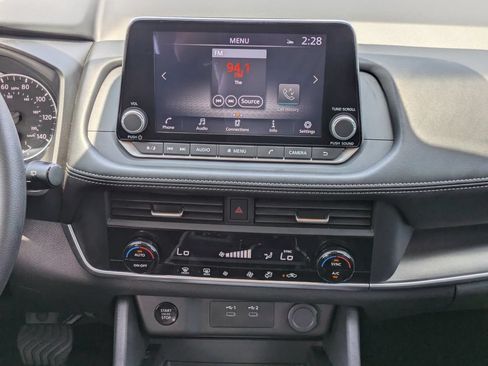 Used 2024 Nissan Rogue SV FWD image 19