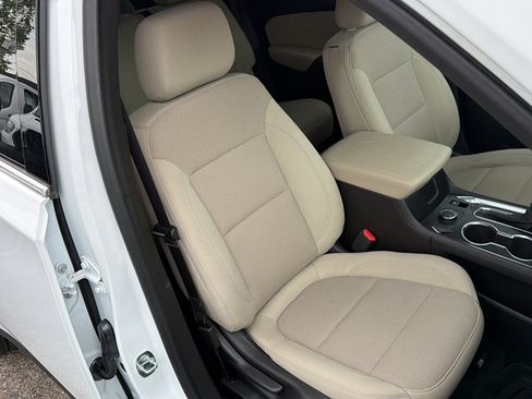 Used 2022 Chevrolet Traverse LS AWD/4WD image 11