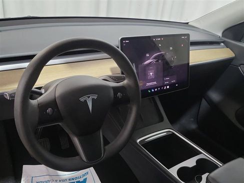 Used 2022 Tesla Model Y Long Range AWD/4WD image 7