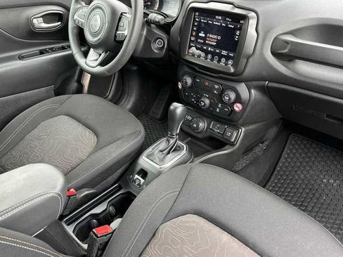 Used 2023 Jeep Renegade Latitude image 14