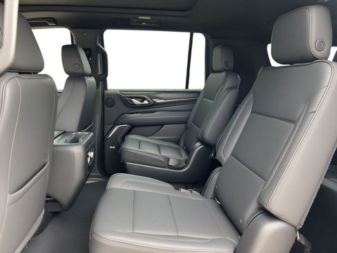 Used 2021 GMC Yukon XL Denali AWD/4WD image 7