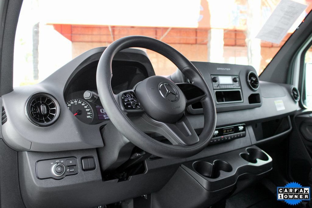 Used 2022 Mercedes-Benz Sprinter 2500 image 16