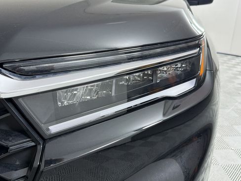 Used 2023 Honda Pilot Touring image 12