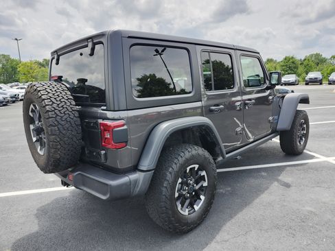 Used 2024 Jeep Wrangler Unlimited Rubicon 4xe w/ Convenience Group AWD/4WD image 18