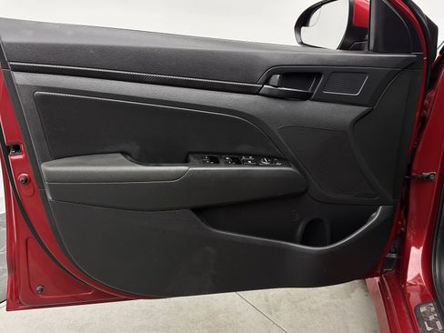 Used 2017 Hyundai Elantra Sport image 10