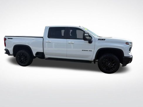Used 2025 Chevrolet Silverado 2500 LT w/ Trail Boss Package AWD/4WD image 5