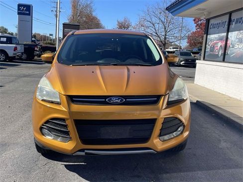 Used 2016 Ford Escape SE image 2