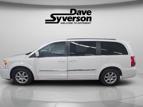 Used 2012 Chrysler Town & Country Touring w/ Entertainment Group #1 image 5
