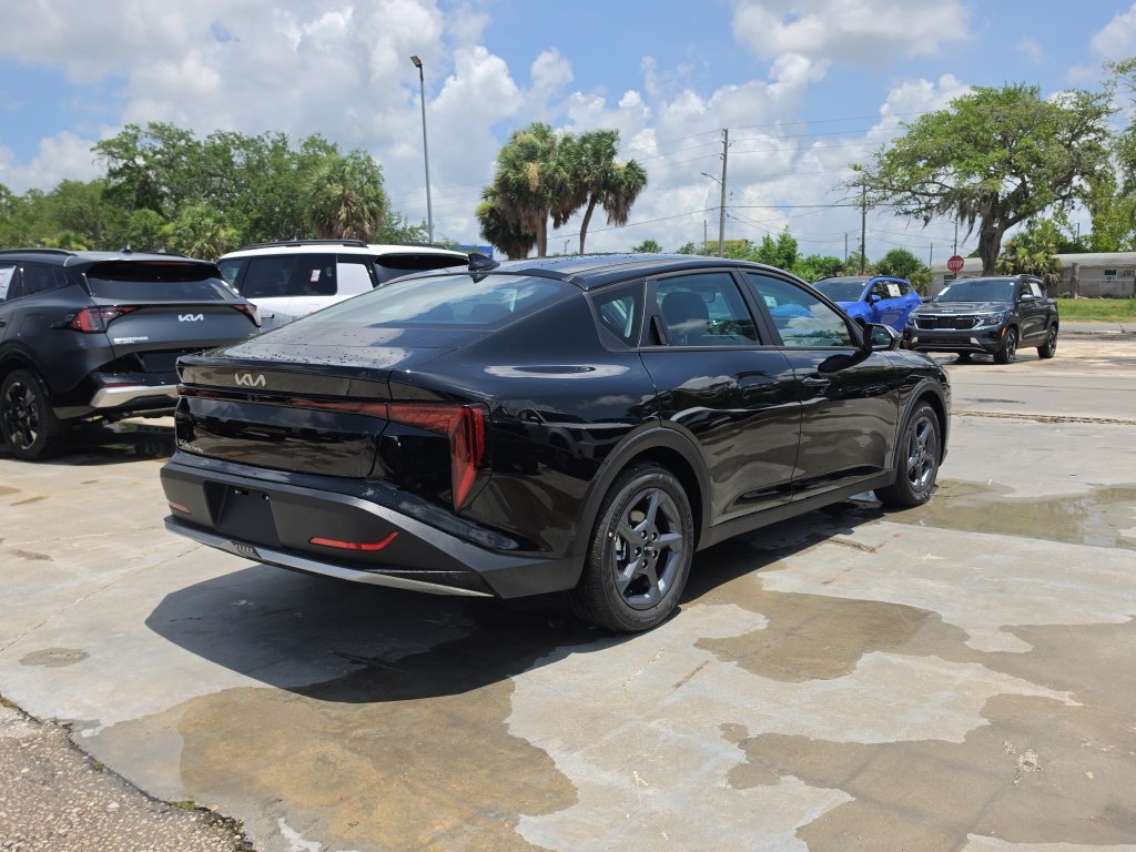 New 2026 Kia K4 FWD image 8