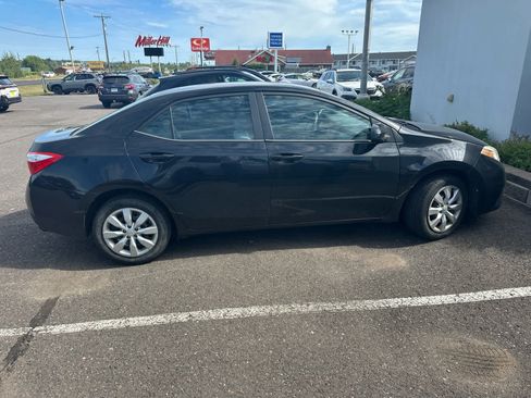 Used 2014 Toyota Corolla LE FWD image 5