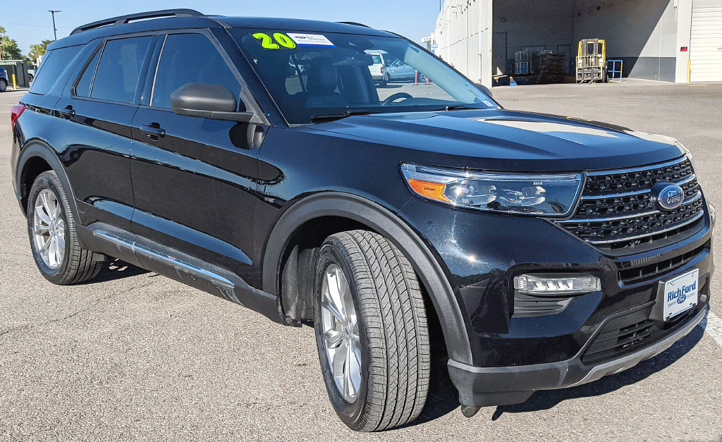 Certified 2020 Ford Explorer XLT w/ Equipment Group 202A AWD/4WD image 1