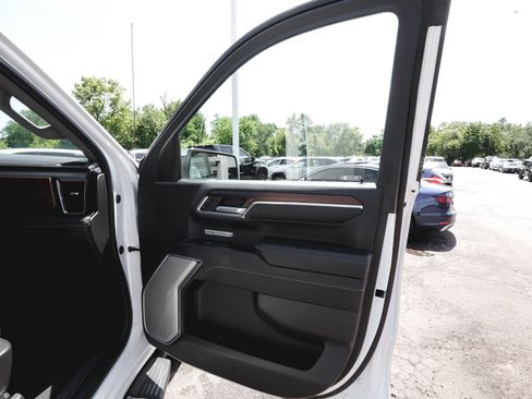Used 2024 GMC Sierra 1500 Denali w/ Technology Package AWD/4WD image 15