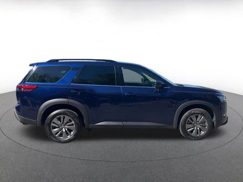 Used 2025 Nissan Pathfinder SV AWD/4WD image 16