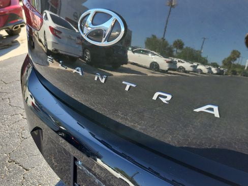 Used 2020 Hyundai Elantra SEL w/ Cargo Package (C1) FWD image 8