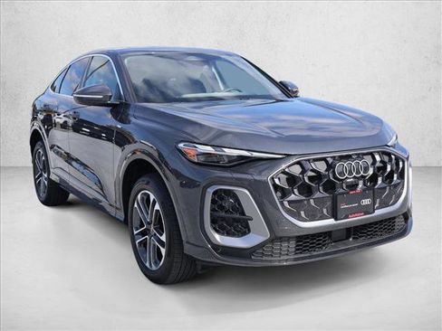 Certified 2025 Audi Q5 Premium w/ Convenience Package AWD/4WD image 3