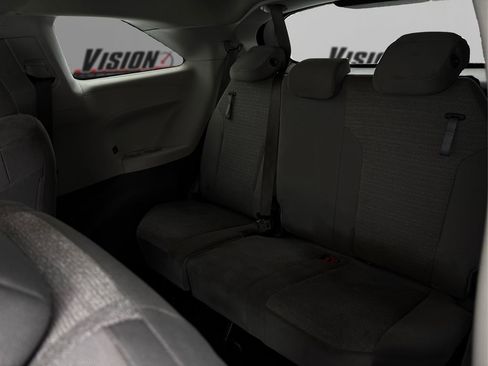 Used 2021 Toyota Sienna LE image 32