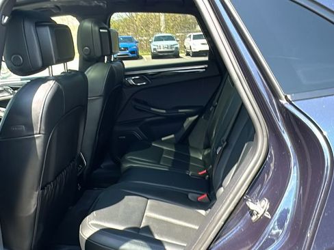 Used 2023 Porsche Macan AWD/4WD image 24