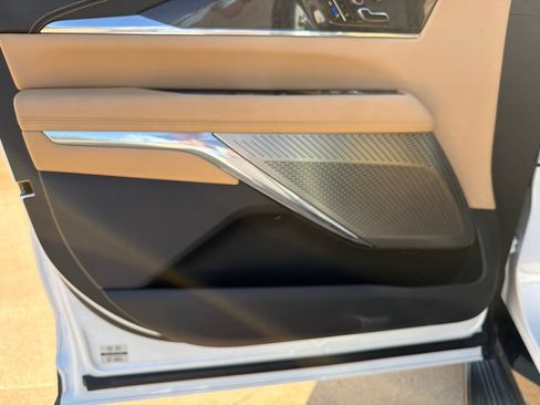 Used 2025 Cadillac Escalade IQ Sport 2 AWD/4WD image 17