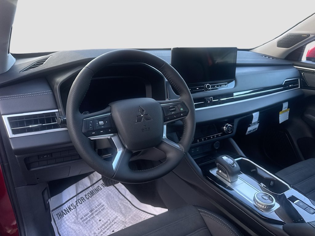 Used 2025 Mitsubishi Outlander SE FWD image 9