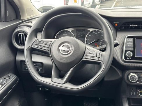Used 2025 Nissan Kicks Play S image 7