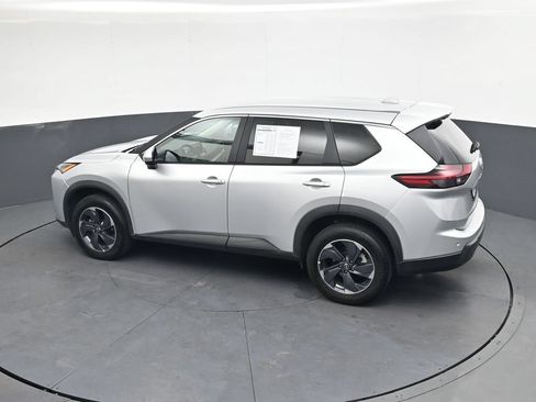 Used 2025 Nissan Rogue SV FWD image 30