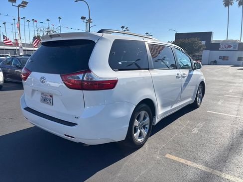 Used 2017 Toyota Sienna LE FWD image 4