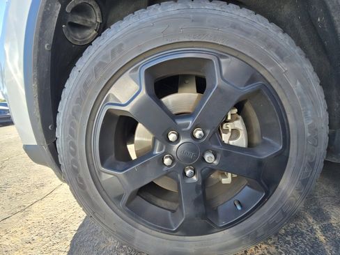 Used 2021 Jeep Grand Cherokee Freedom Edition image 6