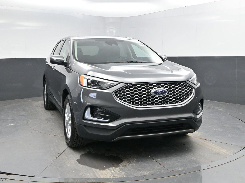 Used 2024 Ford Edge SEL AWD/4WD image 2