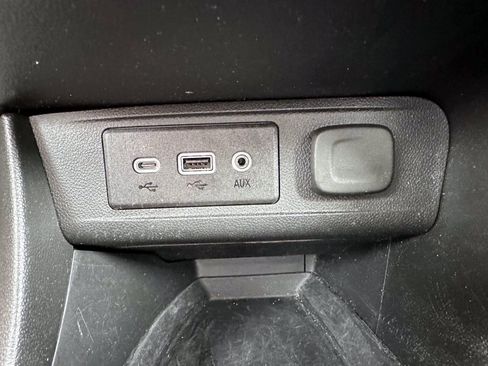 Used 2023 Buick Encore GX Preferred w/ Cold Weather Comfort Package FWD image 25