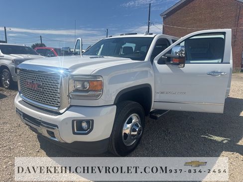Used 2015 GMC Sierra 3500 Denali w/ Duramax Plus Package image 34