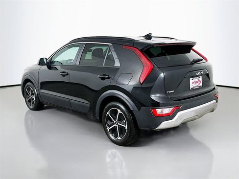Certified 2025 Kia Niro EX image 15