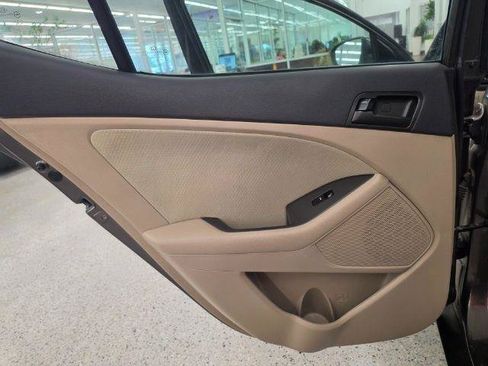 Used 2011 Kia Optima LX FWD image 26
