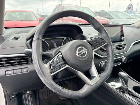Used 2020 Nissan Altima 2.5 SR w/ Premium Package FWD image 8