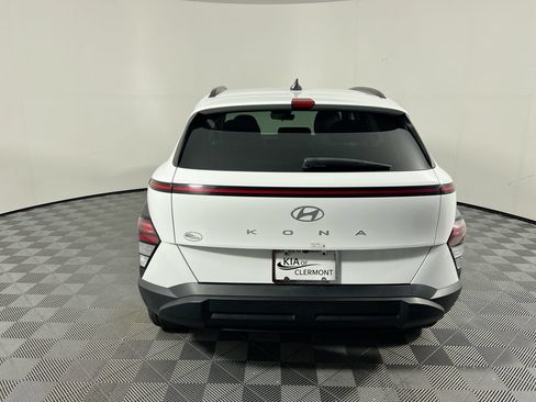 Used 2024 Hyundai Kona SEL FWD image 4