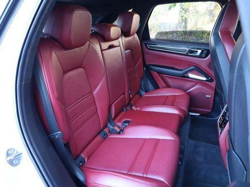 Used 2021 Porsche Cayenne Turbo w/ Premium Package Plus AWD/4WD image 22