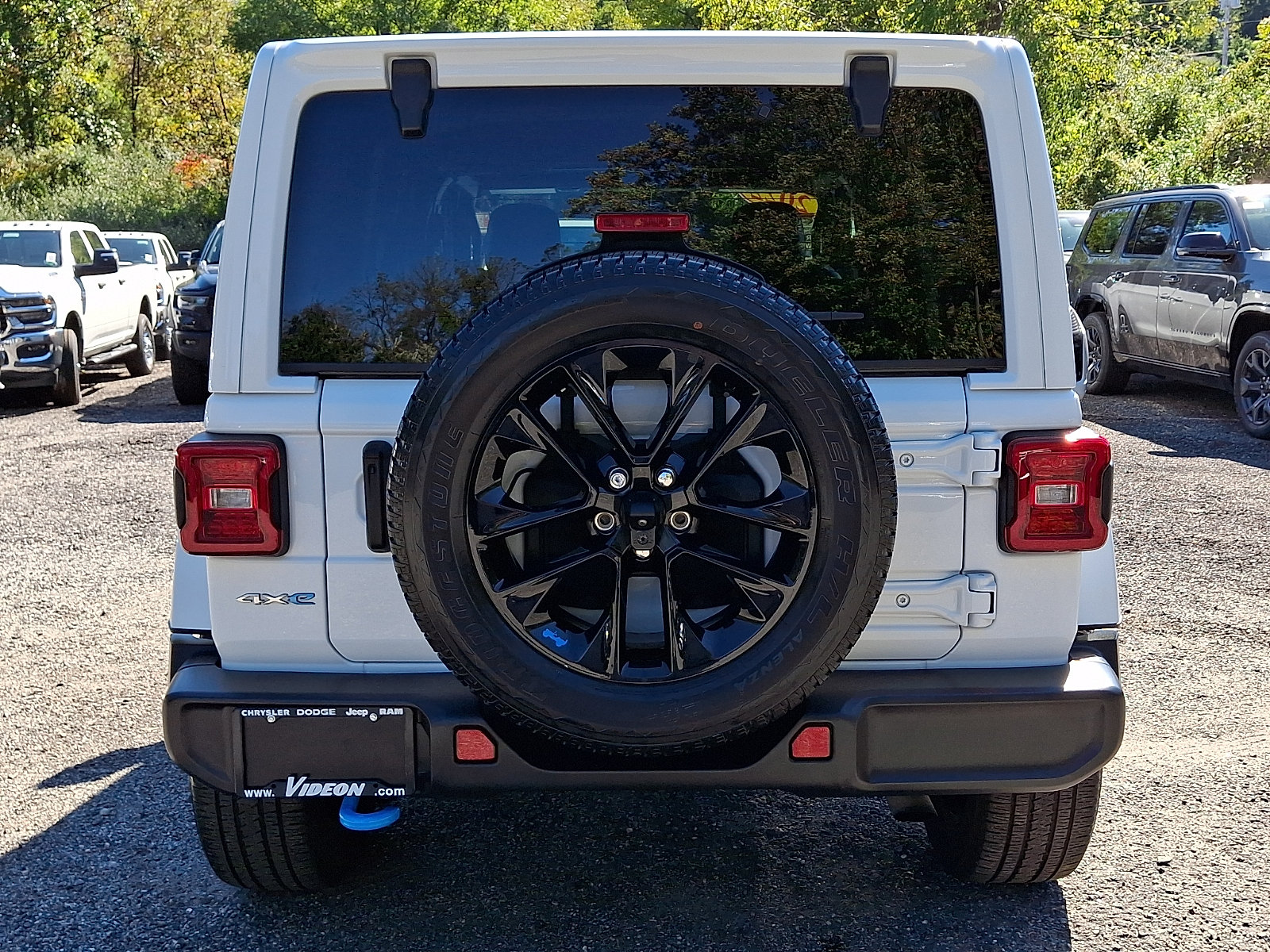 Used 2022 Jeep Wrangler Unlimited Sahara w/ Cold Weather Group AWD/4WD image 5