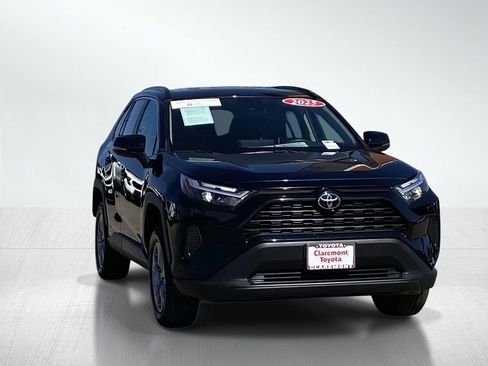 Used 2025 Toyota RAV4 XLE image 13