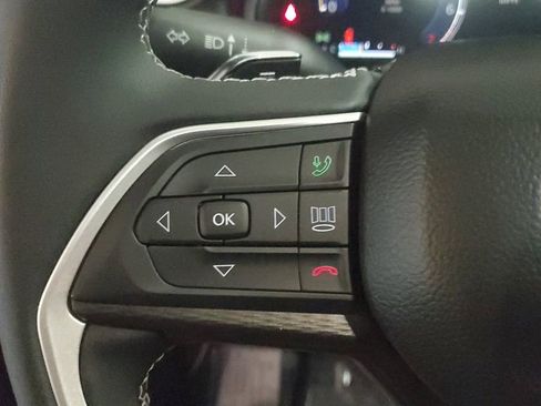 Used 2025 Jeep Grand Cherokee L Laredo RWD image 31