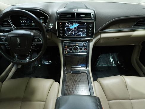 Used 2017 Lincoln Continental Select FWD image 17