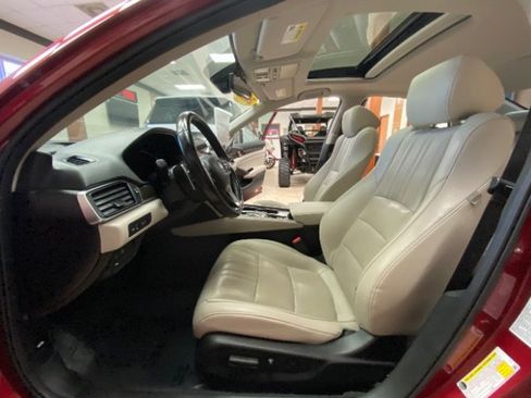 Used 2022 Honda Accord Touring image 16