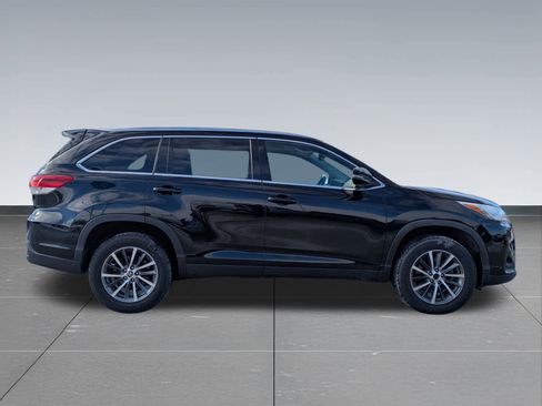 Used 2019 Toyota Highlander XLE image 7