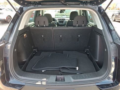 Used 2021 Chevrolet TrailBlazer LS image 27