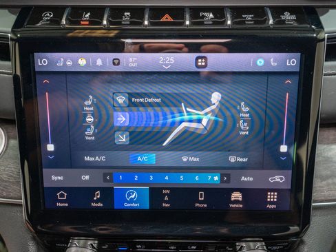 Used 2022 Jeep Grand Cherokee Overland RWD image 22