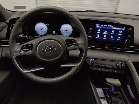 Used 2021 Hyundai Elantra SEL w/ Convenience + Premium Package FWD image 22