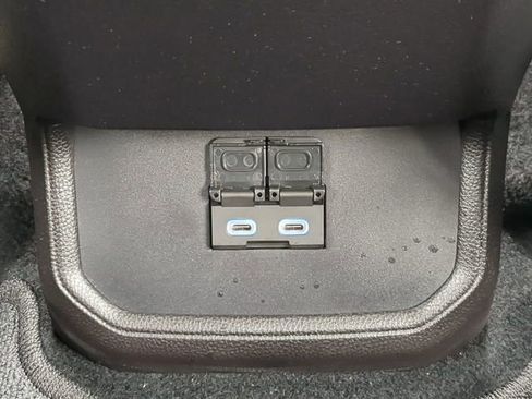 Used 2022 Toyota Highlander L image 17