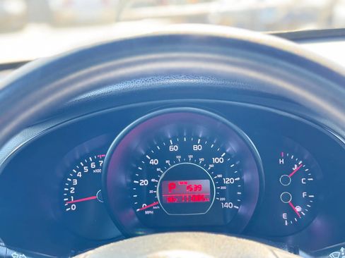 Used 2017 Kia Soul EV image 16