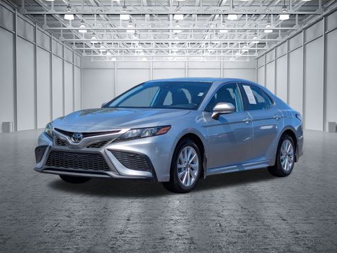 Used 2024 Toyota Camry SE FWD image 9